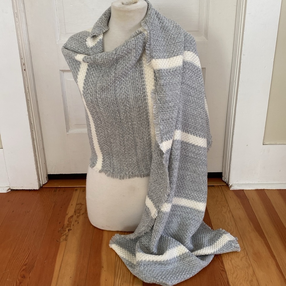 Banana Republic NWT Merino Wool‎ Blend Gray and Cream Striped Shawl Sweater Wrap
